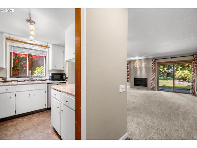 15015 Ne SACRAMENTO St 49, Portland, OR 97230