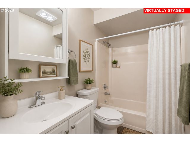 15015 Ne SACRAMENTO St 49, Portland, OR 97230