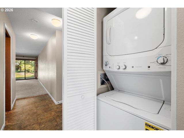 15015 Ne SACRAMENTO St 49, Portland, OR 97230