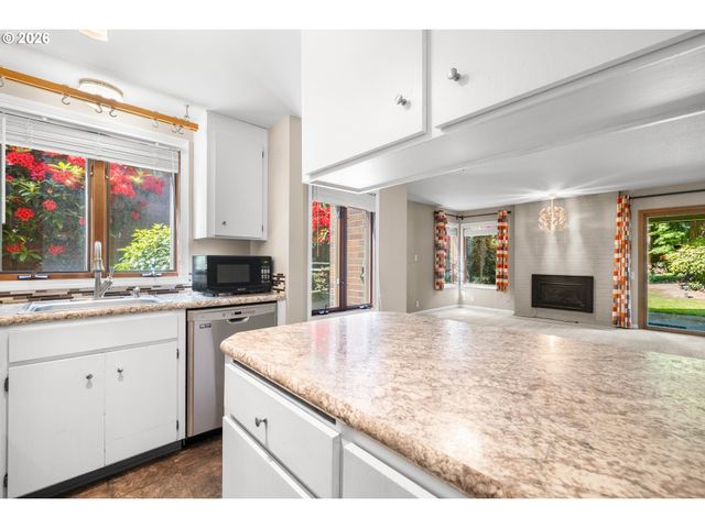 15015 Ne SACRAMENTO St 49, Portland, OR 97230