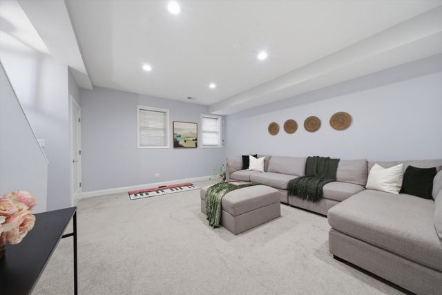 1457 W Fry Street 1, Chicago, IL 60642