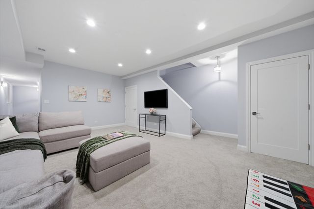 1457 W Fry Street 1, Chicago, IL 60642