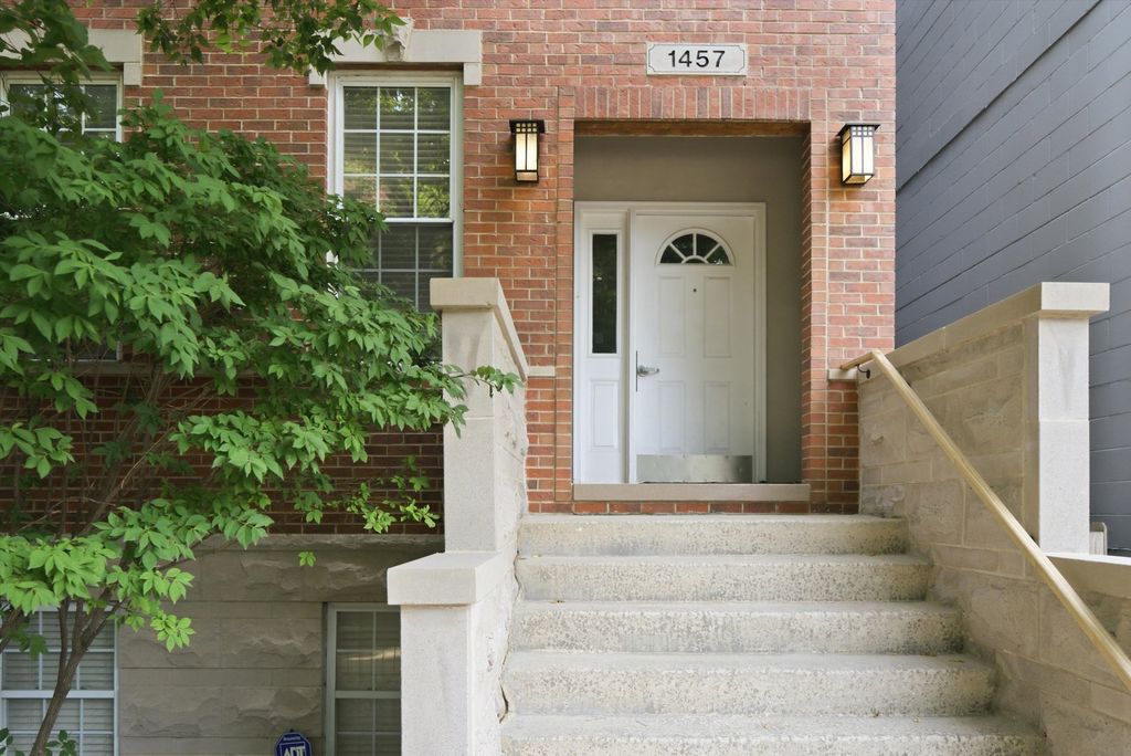 1457 W Fry Street 1, Chicago, IL 60642