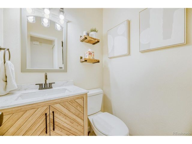 4521 W Ponds Cir, Littleton, CO 80123