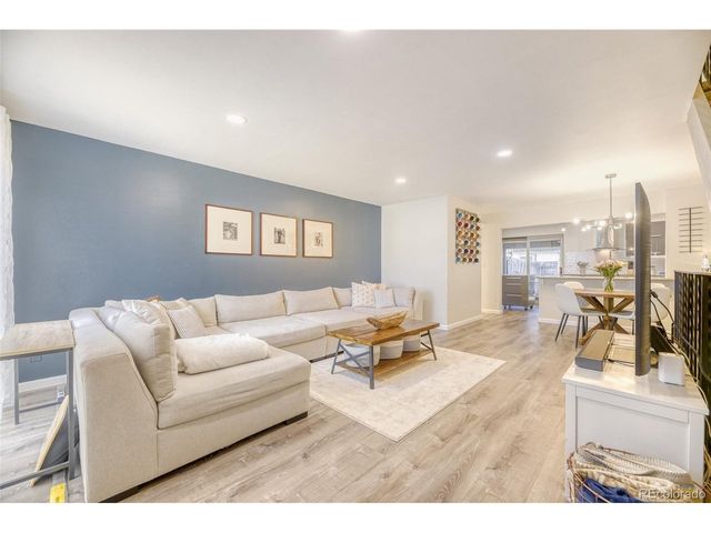 4521 W Ponds Cir, Littleton, CO 80123