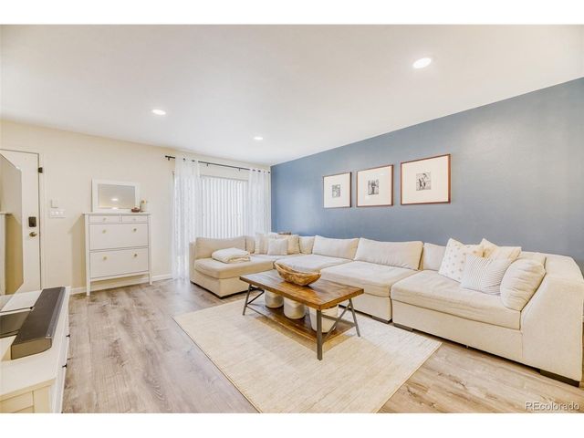 4521 W Ponds Cir, Littleton, CO 80123