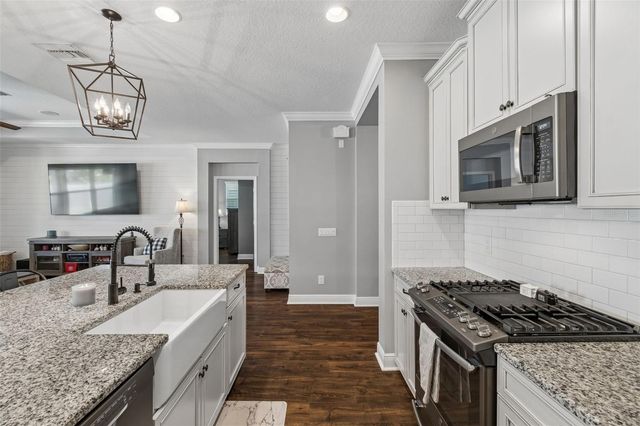 4051 MELLON DRIVE, Odessa, FL 33556