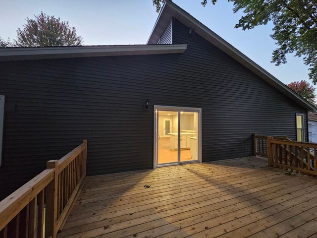 1939 Long Lake Road, New Brighton, MN 55112