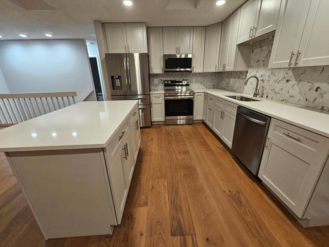 1939 Long Lake Road, New Brighton, MN 55112