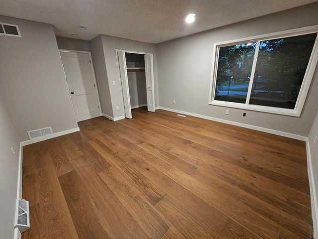 1939 Long Lake Road, New Brighton, MN 55112