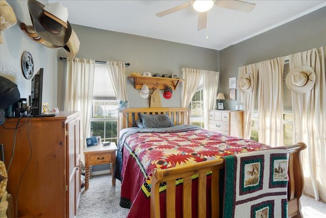 1044 County Road 3230, Windom, TX 75492