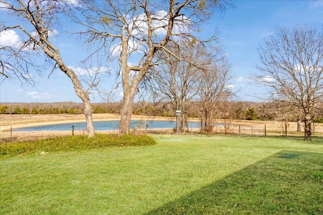 1044 County Road 3230, Windom, TX 75492