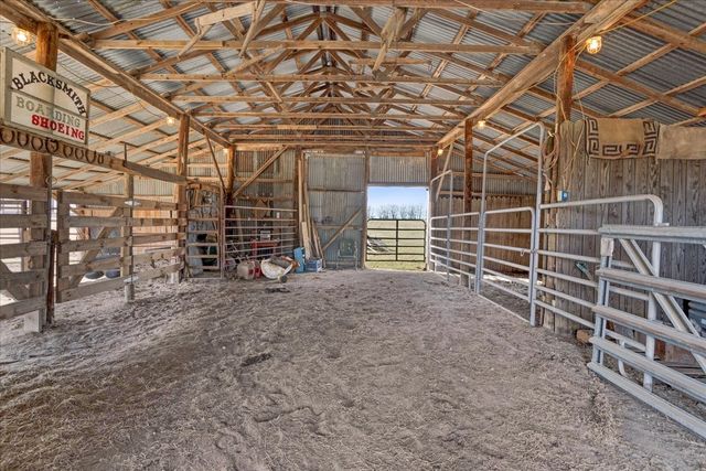 1044 County Road 3230, Windom, TX 75492