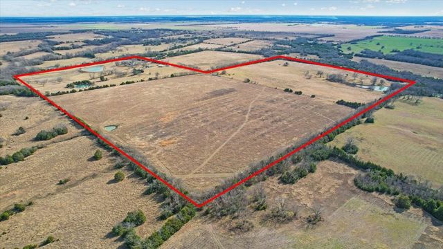 1044 County Road 3230, Windom, TX 75492