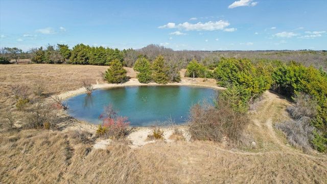 1044 County Road 3230, Windom, TX 75492