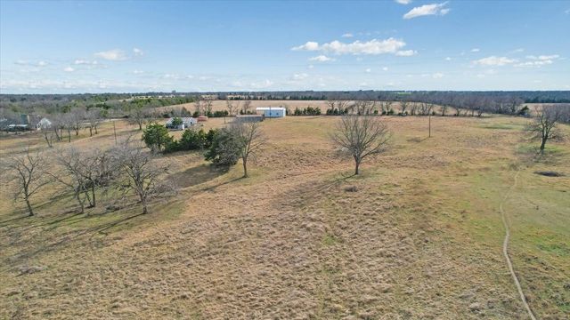 1044 County Road 3230, Windom, TX 75492