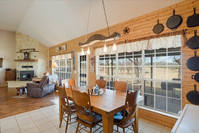 1044 County Road 3230, Windom, TX 75492