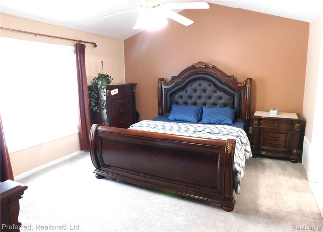 45863 BAYWOOD BLVD, Canton Charter Township, MI 48187