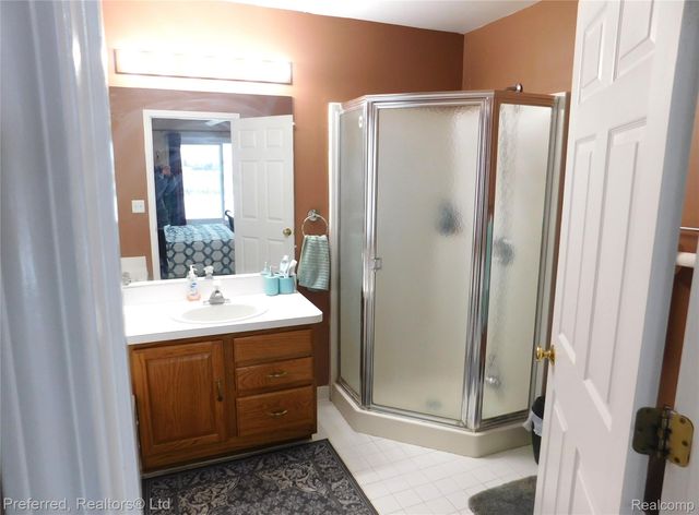 45863 BAYWOOD BLVD, Canton Charter Township, MI 48187