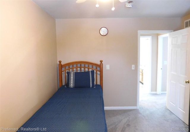 45863 BAYWOOD BLVD, Canton Charter Township, MI 48187