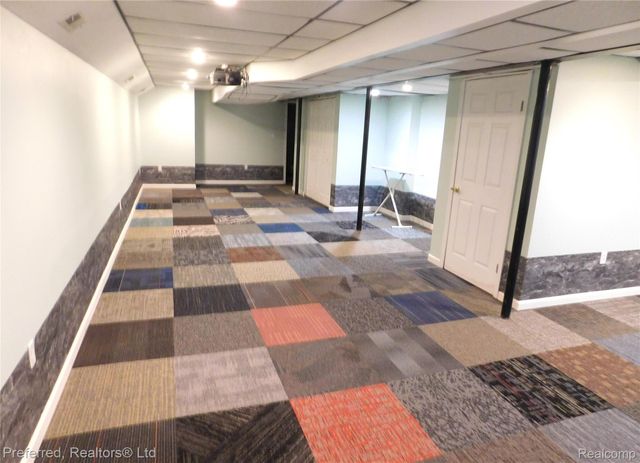 45863 BAYWOOD BLVD, Canton Charter Township, MI 48187