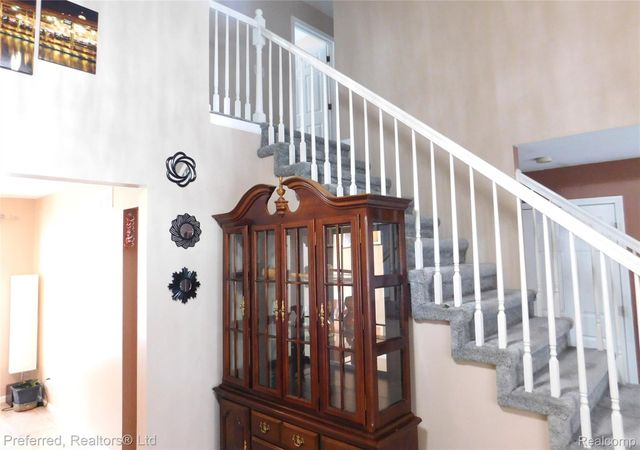 45863 BAYWOOD BLVD, Canton Charter Township, MI 48187