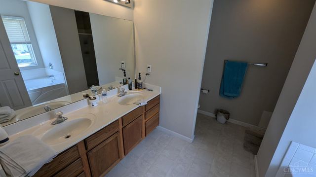 13 Hummingbird Way, Pierce Twp, OH 45102