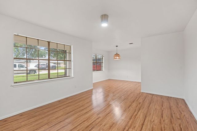 822 N Kaufman Drive, Deer Park, TX 77536