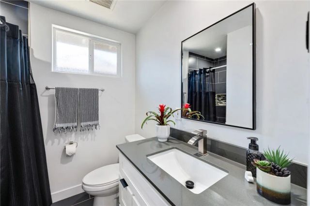 12518 Walcroft, Lakewood, CA 90715