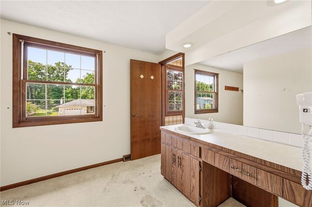 6602 Night Vista Drive, Parma, OH 44129