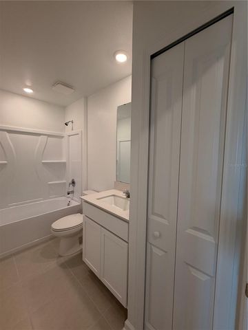 2466 HALLOW GARDEN RD, Eustis, FL 32726