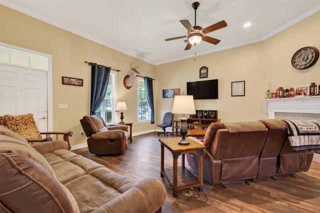 544 Red Strong Road, Frierson, LA 71027