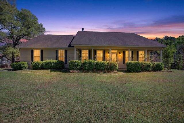 544 Red Strong Road, Frierson, LA 71027