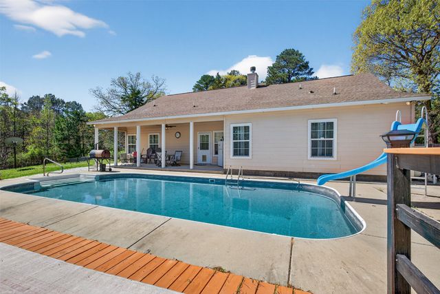 544 Red Strong Road, Frierson, LA 71027