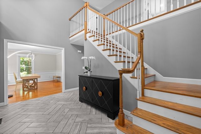 10 Fieldstone Way, Boxford, MA 01921