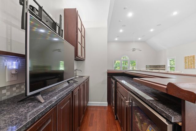 10 Fieldstone Way, Boxford, MA 01921