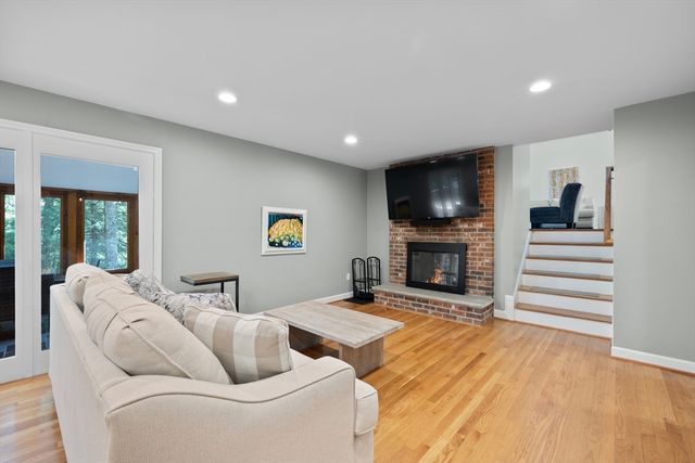 10 Fieldstone Way, Boxford, MA 01921
