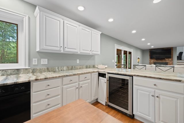 10 Fieldstone Way, Boxford, MA 01921