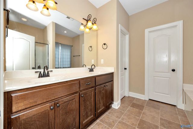 16382 Evarard Circle NW, Harvest, AL 35749