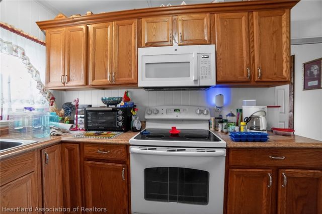 560 N Palm Avenue, Frostproof, FL 33843