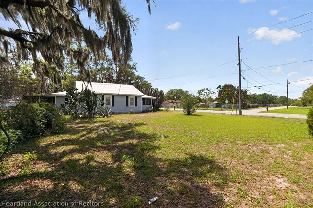 560 N Palm Avenue, Frostproof, FL 33843