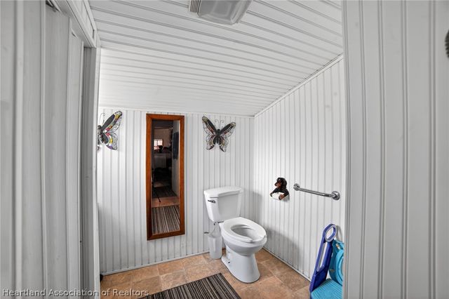 560 N Palm Avenue, Frostproof, FL 33843