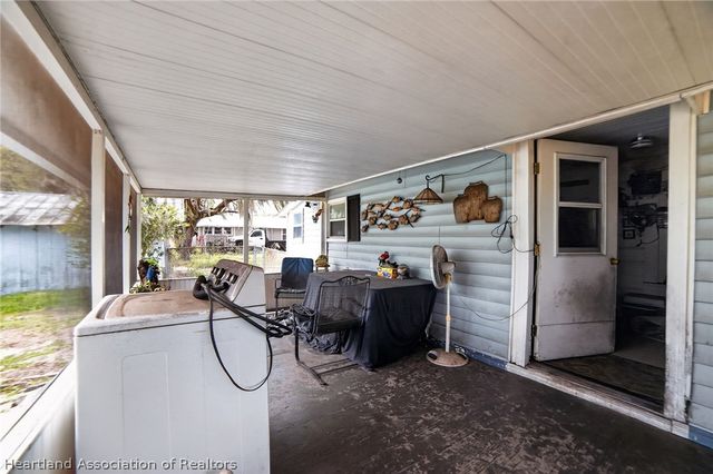 560 N Palm Avenue, Frostproof, FL 33843
