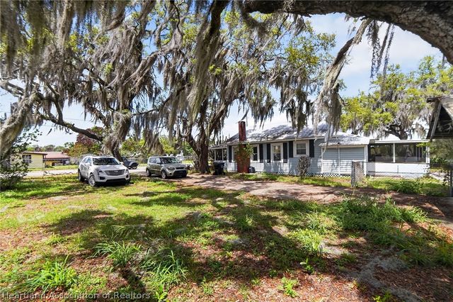 560 N Palm Avenue, Frostproof, FL 33843