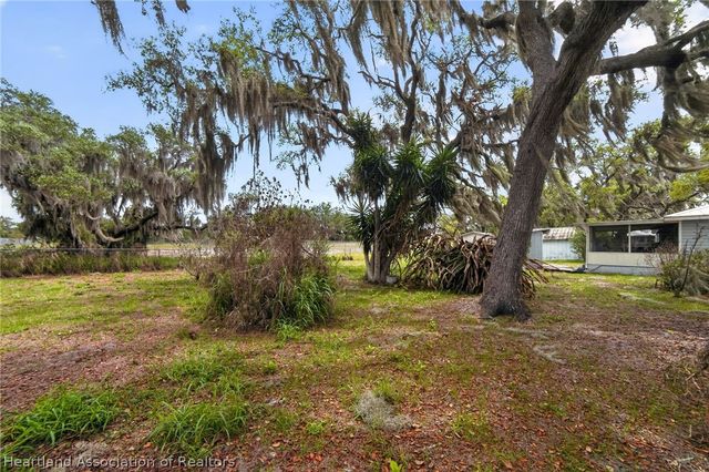 560 N Palm Avenue, Frostproof, FL 33843