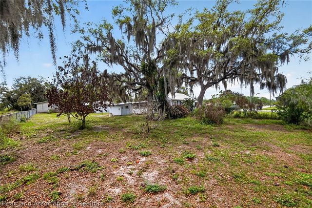 560 N Palm Avenue, Frostproof, FL 33843