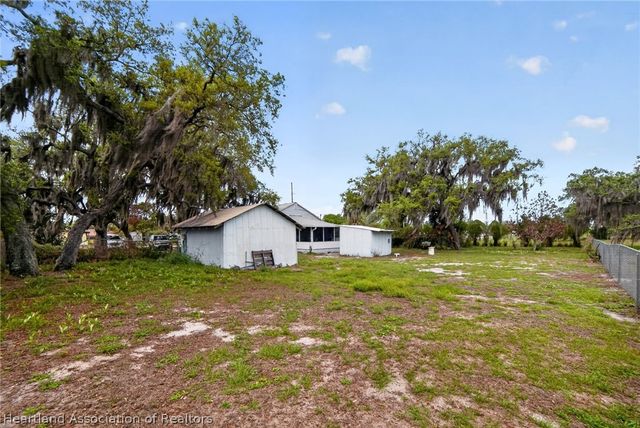560 N Palm Avenue, Frostproof, FL 33843