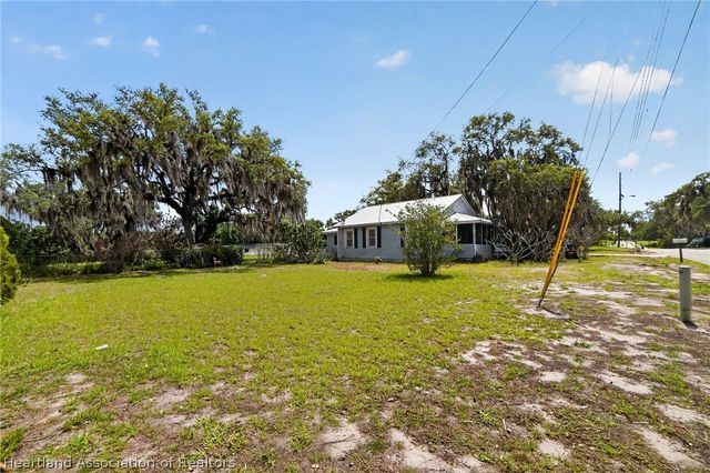 560 N Palm Avenue, Frostproof, FL 33843