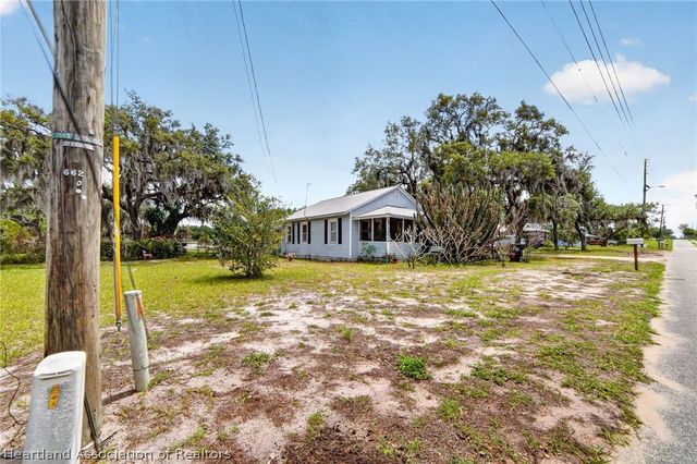 560 N Palm Avenue, Frostproof, FL 33843