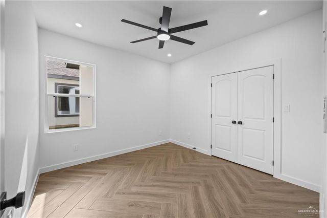 5904 N Playa Del Sol Street, Edinburg, TX 78542